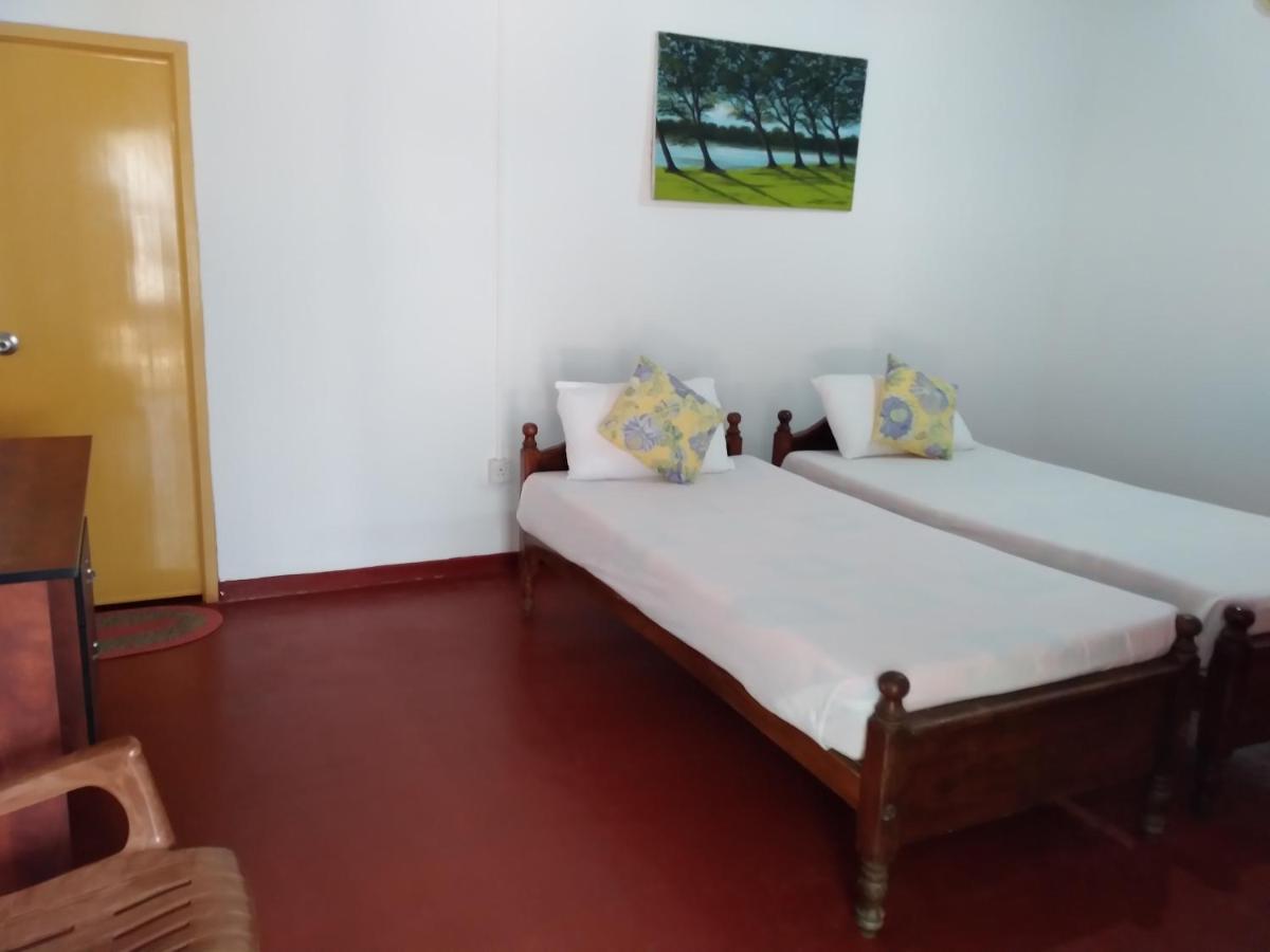Happy Beach Guest House Hambantota Exteriér fotografie